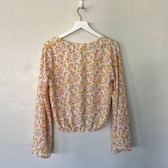 Sadie & Sage Floral Wrap Top Medium - Picture 4 of 5